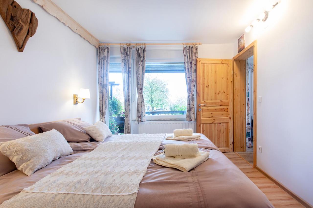 Honey Apartments Zirovnica Ngoại thất bức ảnh